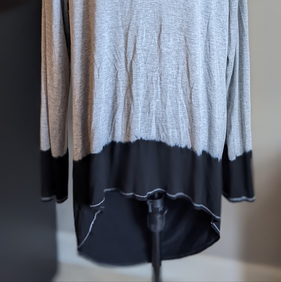 Spenglish Oversized Workout Top with Back Cutout - Size Small - Picture 3 of 9